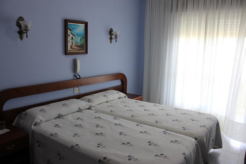Hotel Arco Iris Вилануева де Ароса Стая снимка
