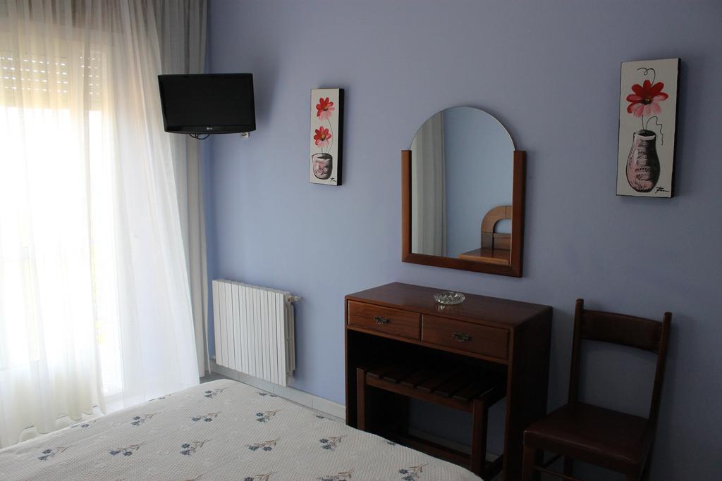Hotel Arco Iris Вилануева де Ароса Стая снимка